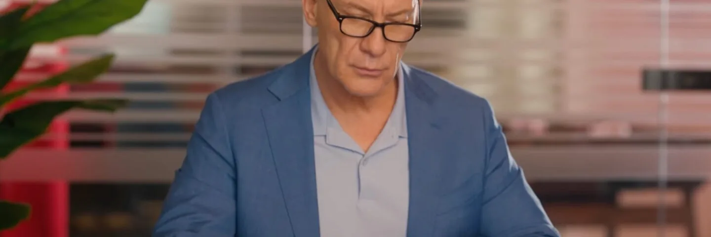 Кадр из 11 серии 1 сезона