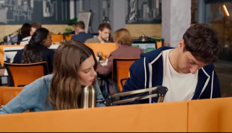 Момент из 17 серии 1 сезона