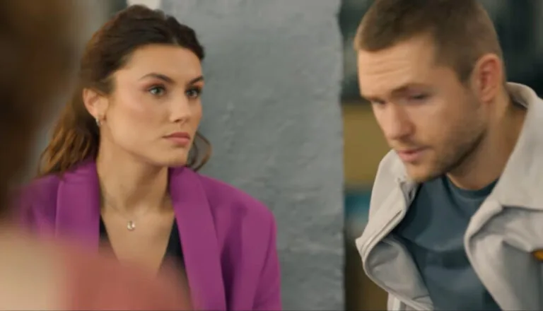 Момент из 22 серии 1 сезона