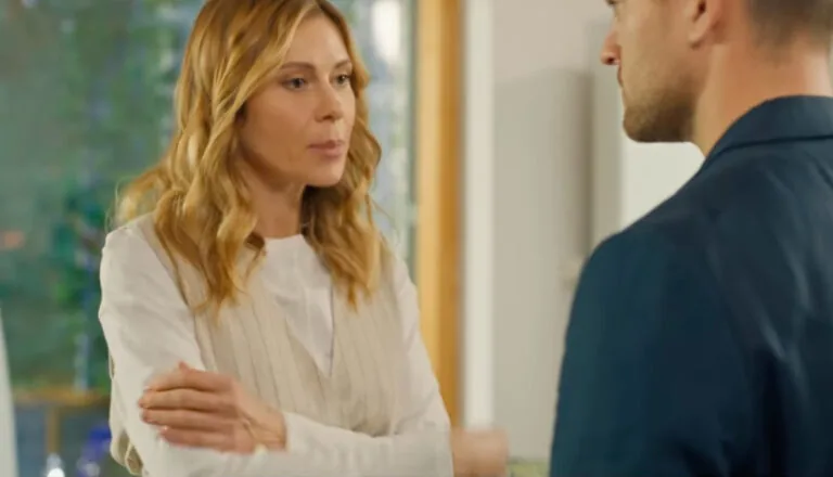 Момент из 23 серии 1 сезона