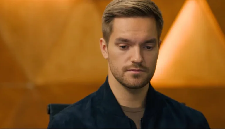 Момент из 30 серии 1 сезона