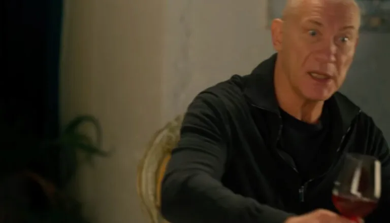 Момент из 32 серии 1 сезона