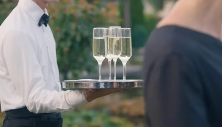 Момент из 7 серии 1 сезона