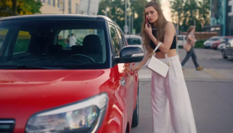 Момент из 8 серии 1 сезона