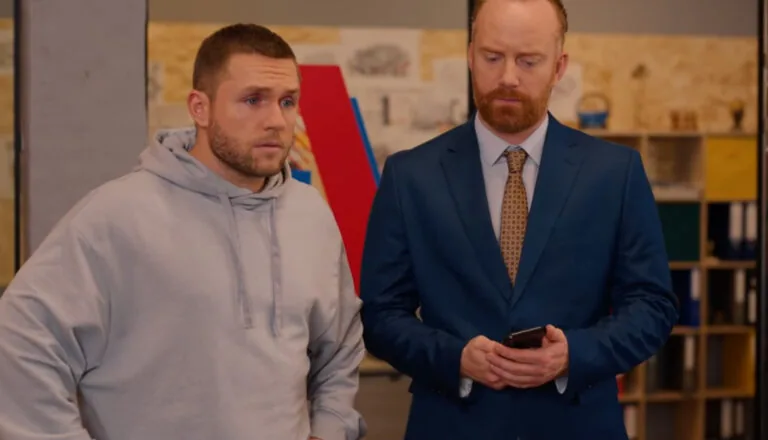 Момент из 9 серии 1 сезона